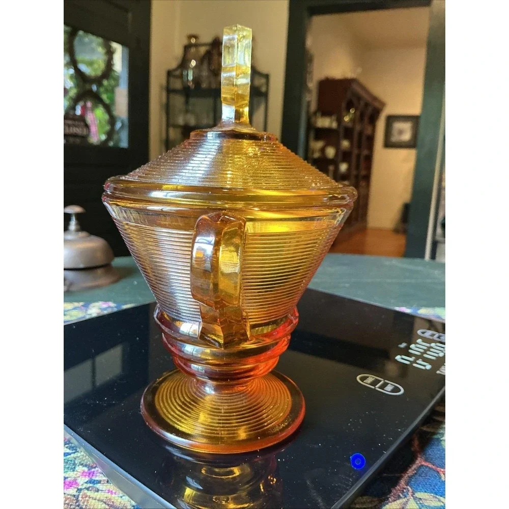 Vintage Indiana Glass Amber Old English Ribbed Candy Dish With Lid‎ (read)